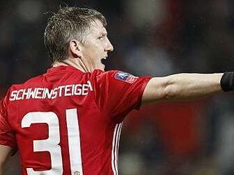 Bastian Schweinsteiger seals M...